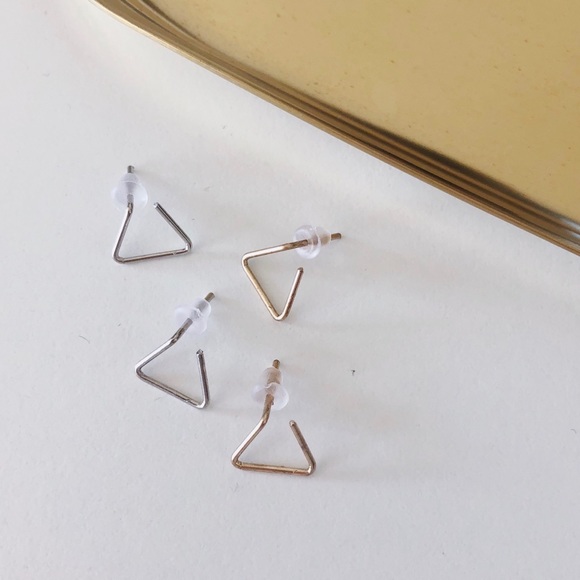 2 Pairs - Chic Minimalist Triangle Stud Earrings - Picture 2 of 3